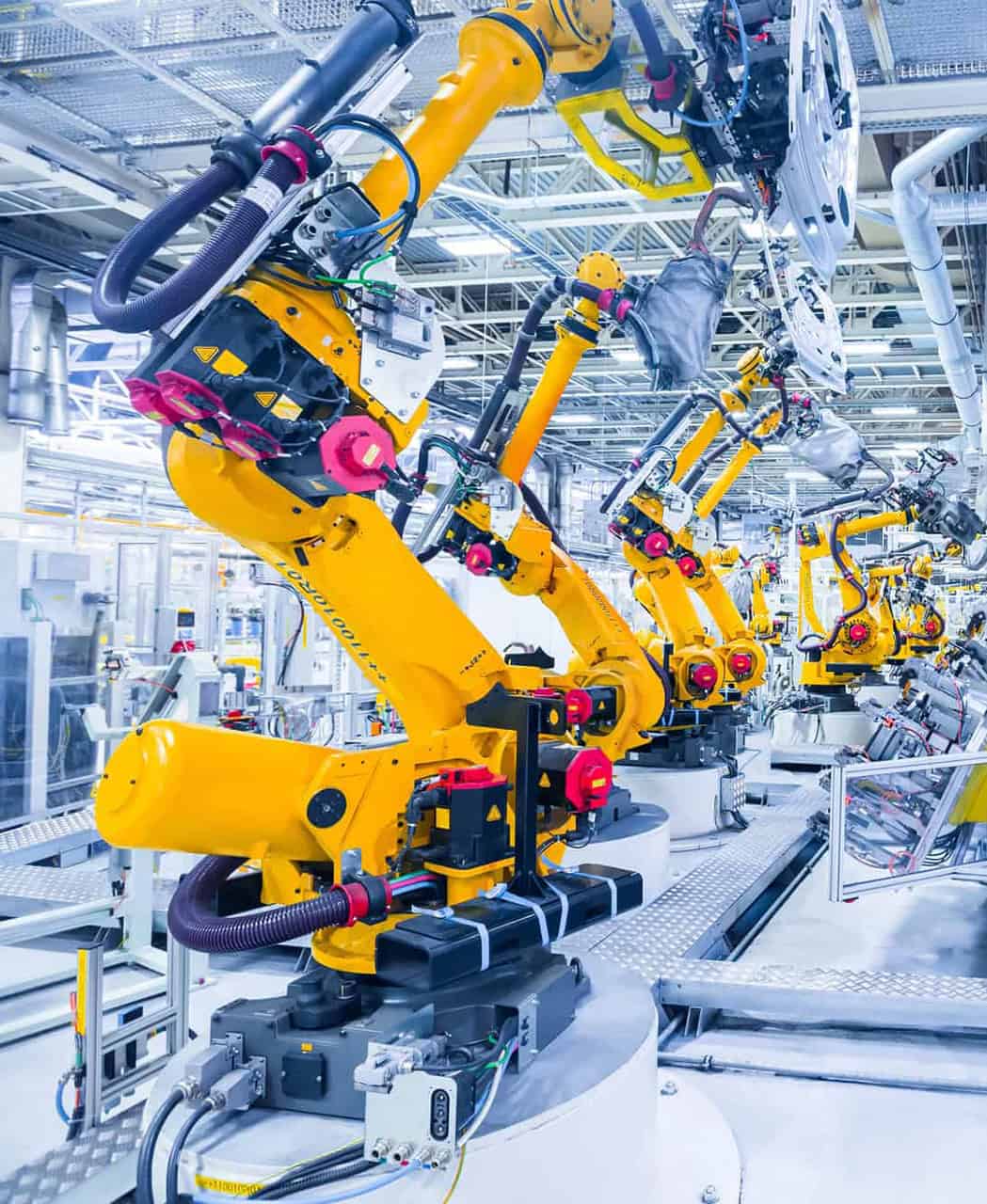 Hydraulic robot arms car factory